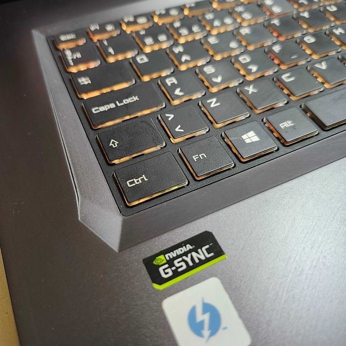 17' 4к OLED GTX 1070 8gb ТОПОВЫЙ ноутбук видеокарта 8 гб