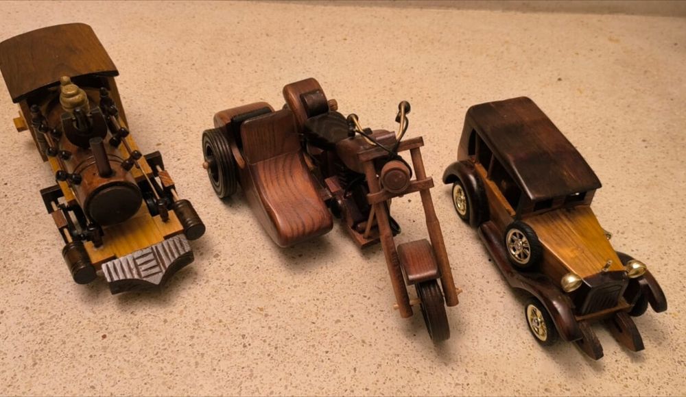 Belíssima coleção , miniaturas em madeira com 35cm  LOUÇAS FALCÃO