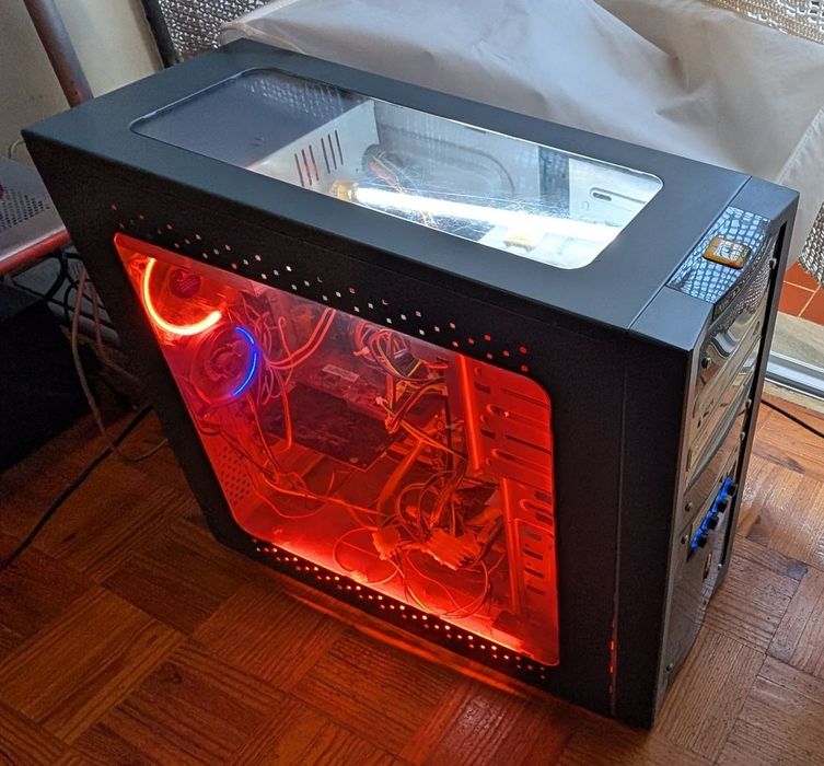 Torre PC Pentium III 733 mhz com 700 mb Ram