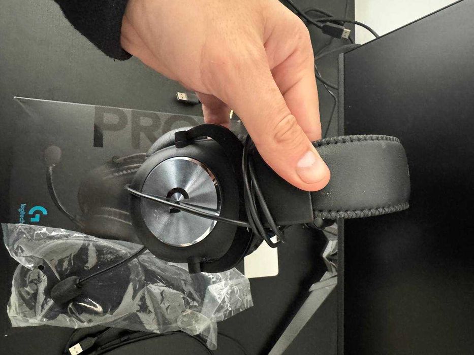 Продам ігрові навушники Logitech G Pro X