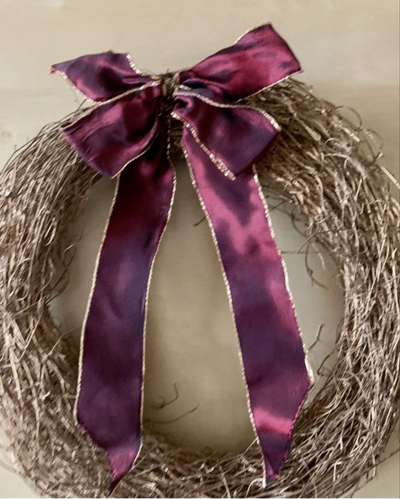 Świąteczny wieniec lwianek na drzwi