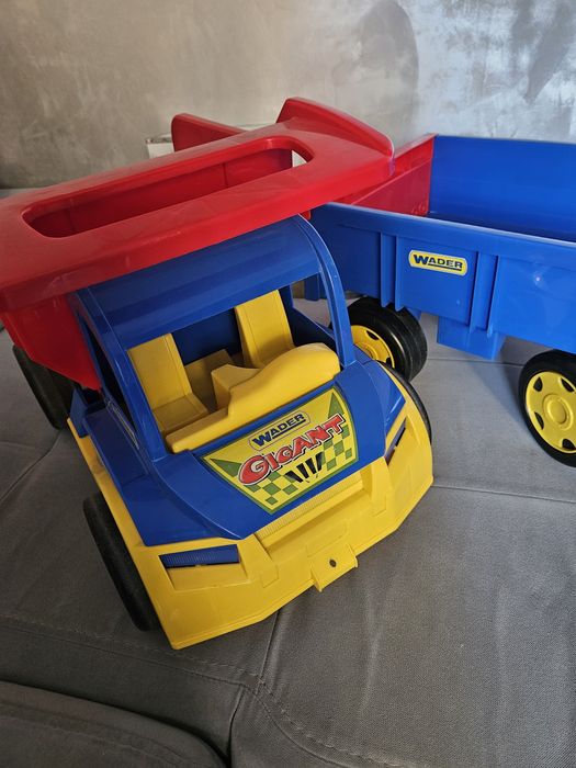 Ciężarówka wader plus przyczepka