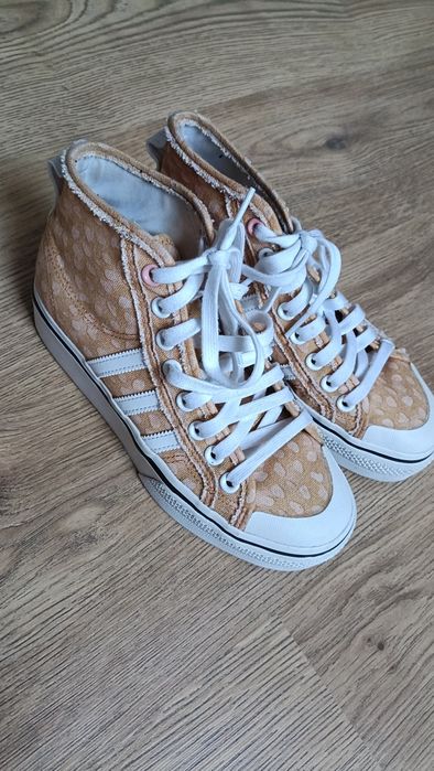 Sneakersy Disney adidas nizza