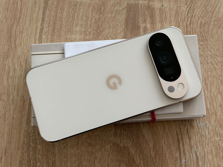 zadbany Google Pixel 10 Pro 128 gb komplet bez locka