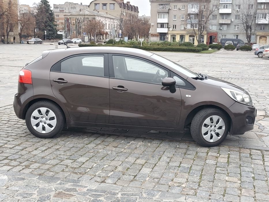 Продам KIA Rio 2012 газ-бензин