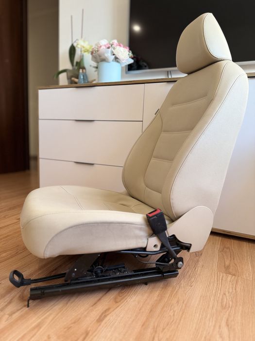 Пасажирське сидіння VW Jetta 6 2011-2018, підігрів, Airbag