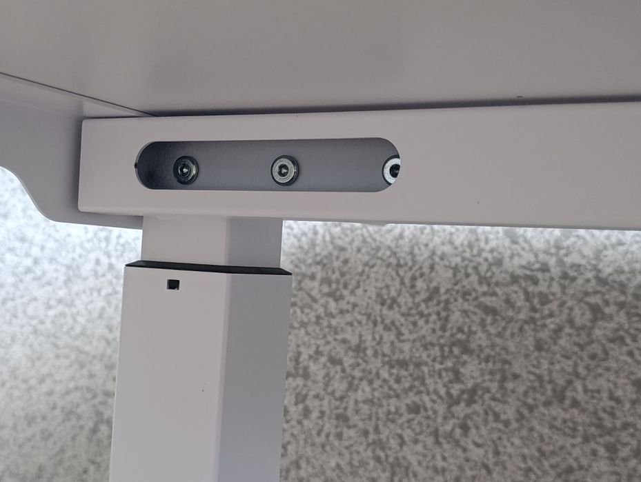 Стіл з регулюванням висоти e-table від Kulik System SNITE