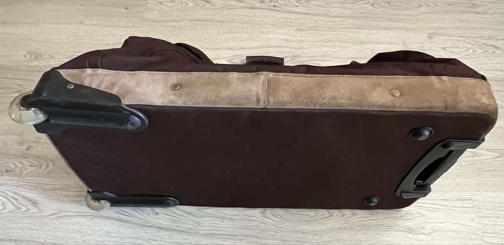 Mala de viagem com rodas da marca Berg