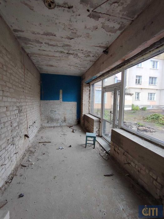 №:20410 - Фасадна окремо розташована будівля 710 кв.м. на Польовій