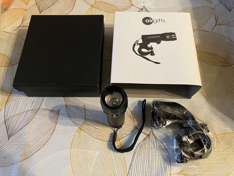 Uchwyt do roweru, latarka, NOWY