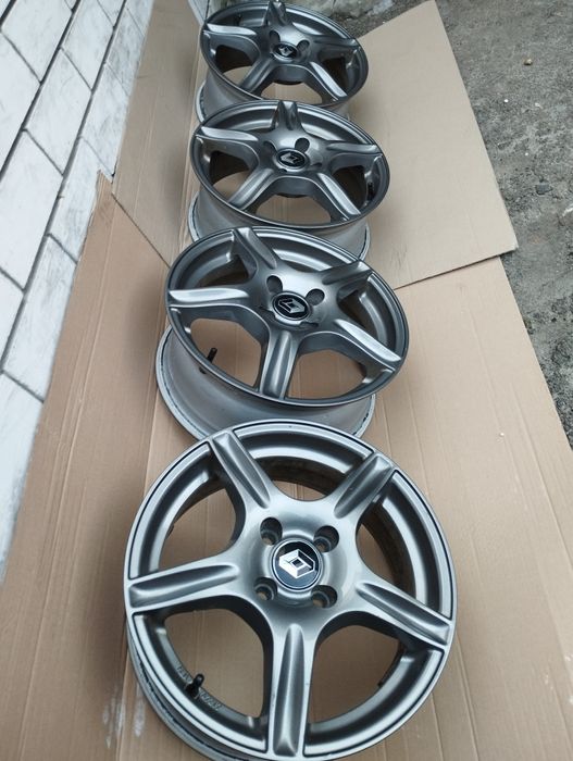 R15 4 100 диски Renault/Germany.