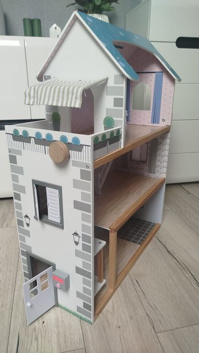 Domek dla lalek do zabawy