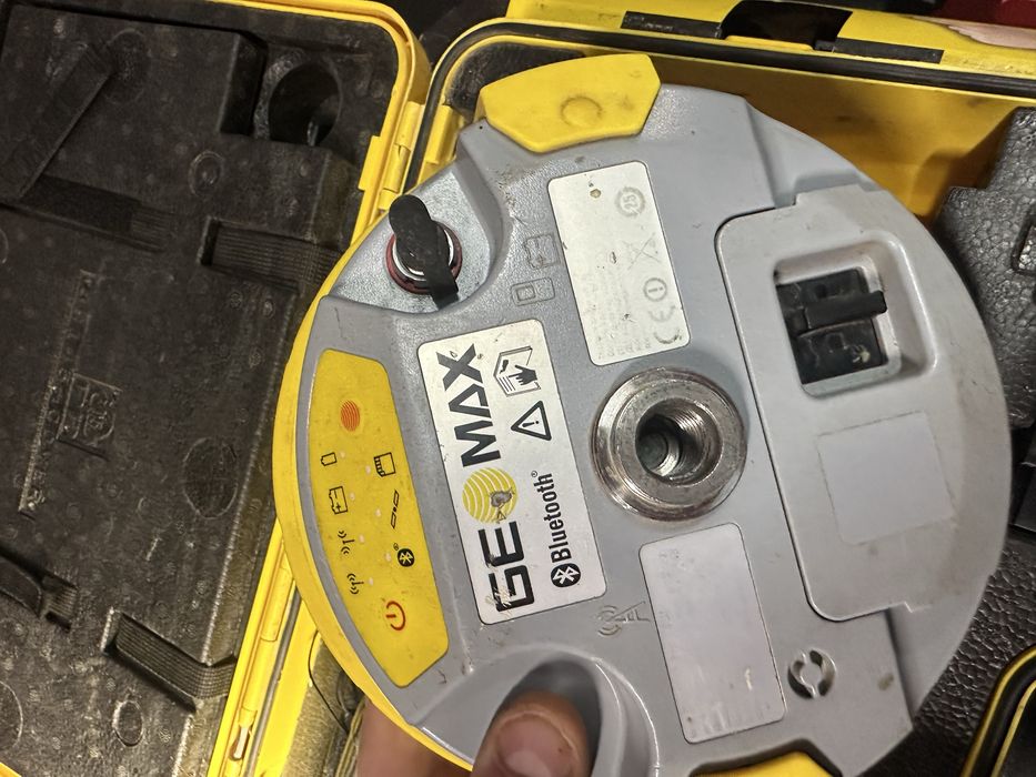 GNSS приймач Geomax Zenith 25 Pro + Zenius 5w Leica