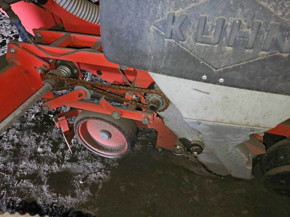 Сівалка Kuhn Planter 3M 600 8-рядкова