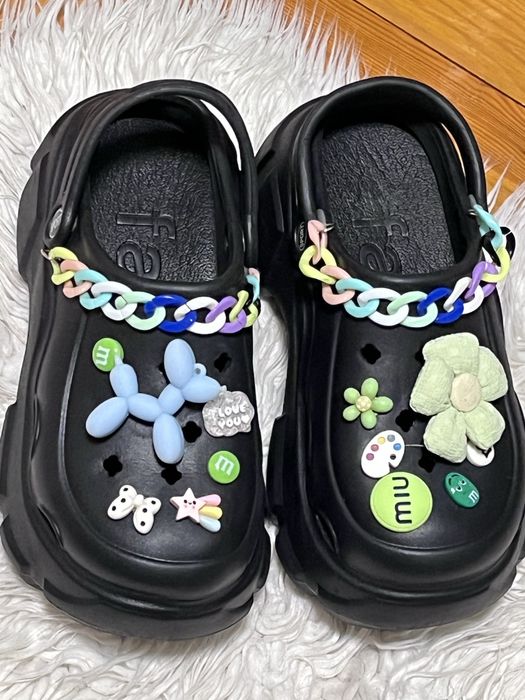 Крокси на високій підошві