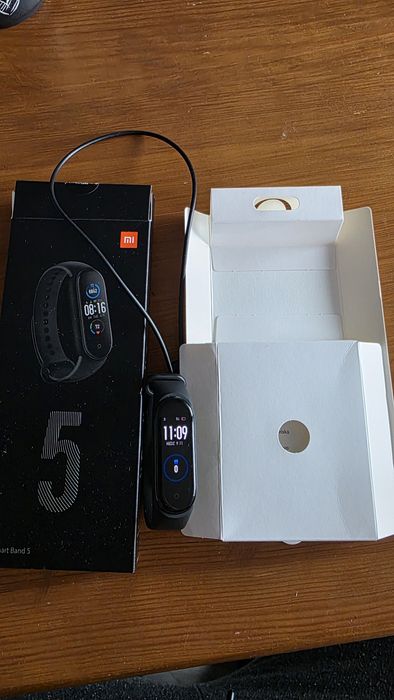 Sprzedam smart band 5 opaskę