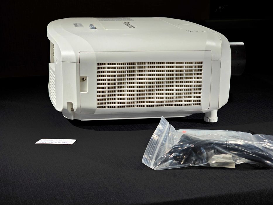 Проектор Panasonic PT-EZ580 3LCD WUXGA 1920×1200, 5400 ANSI люмен