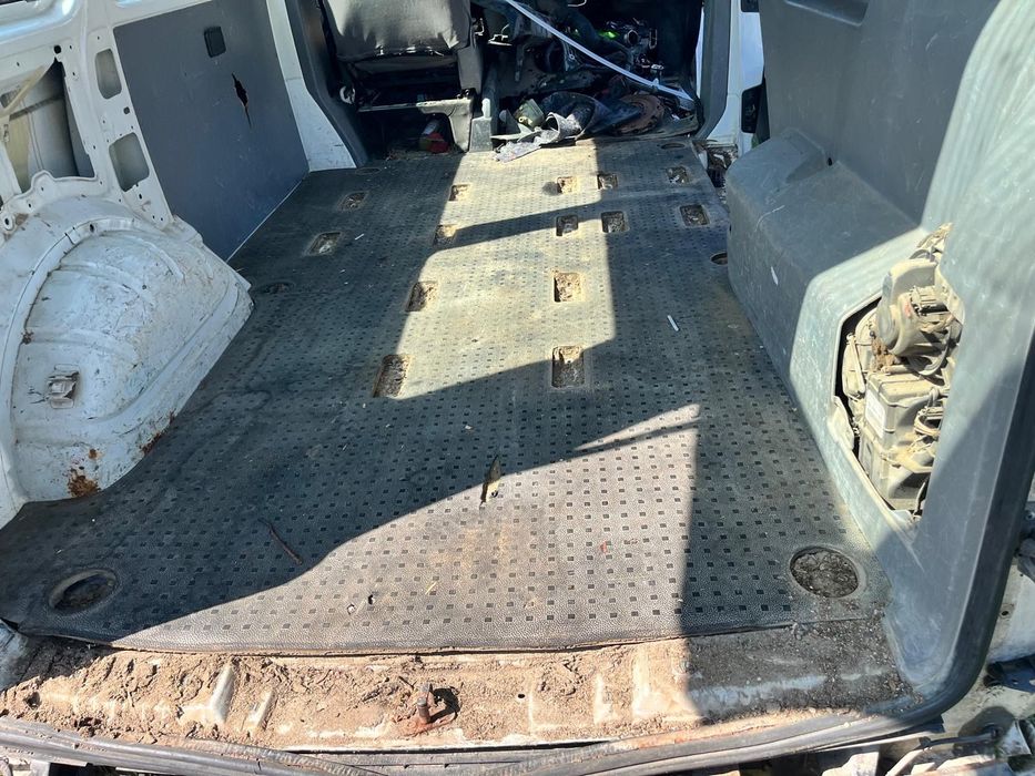 Wykładzina mata guma paki VW Transporter T5 osobowy