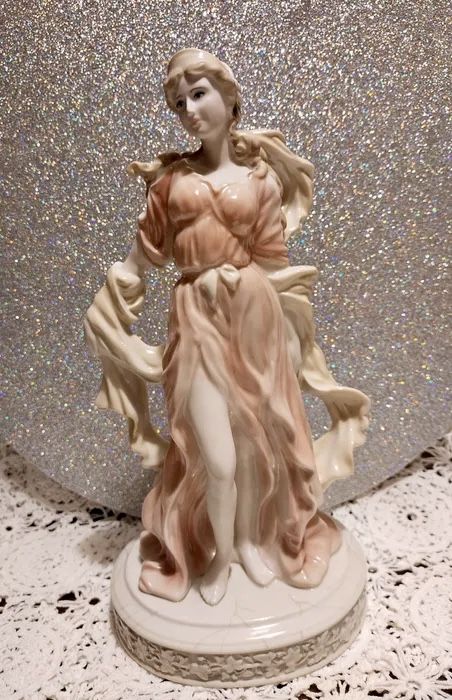Cudna WEDGWOOD Kolekcjonerska Dama Figurka Lalka Porcelanowa Vintage