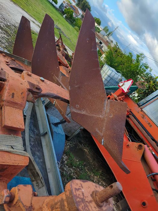 Charrua 3 ferros Galucho hidráulica 12 polegadas bom estado