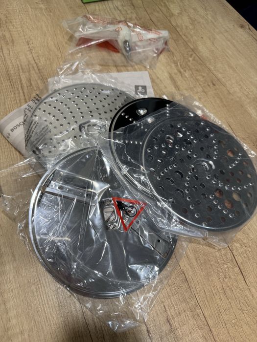 Кухонний комбайн Bosch Mum 4