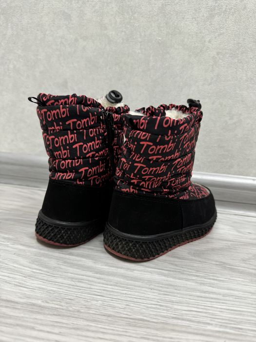 Продам зимние ботинки на девочку