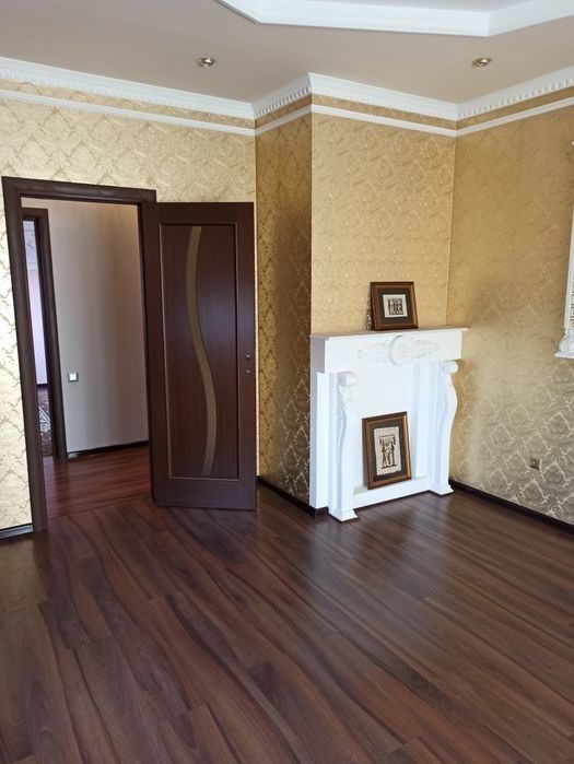 Продаж двоповерхового будинку в Центрі! Є світло