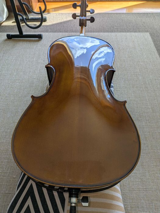 Vendo 1/2 Violoncelo em muito bom estado com acessórios