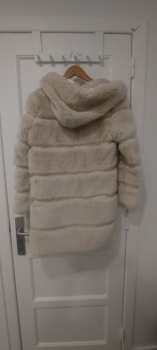 Casaco de pelo sintético bege