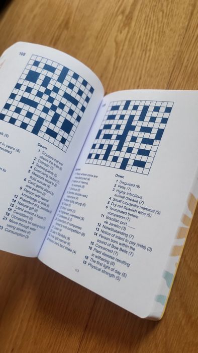 Livro Crosswords +180 Puzzles + Soluções - Inglês