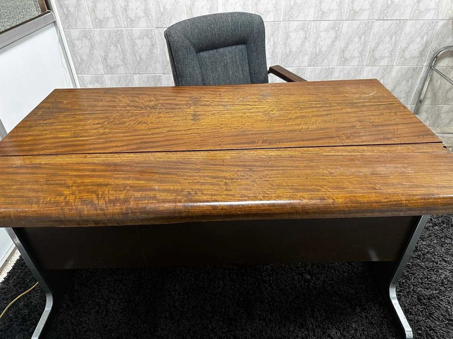 Mesa de escritório madeira com cadeira vintage