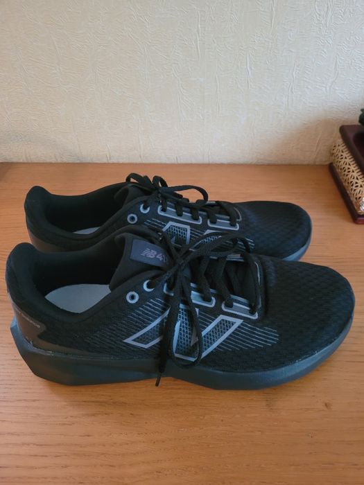 Кросівки Asics Gel White Silver.