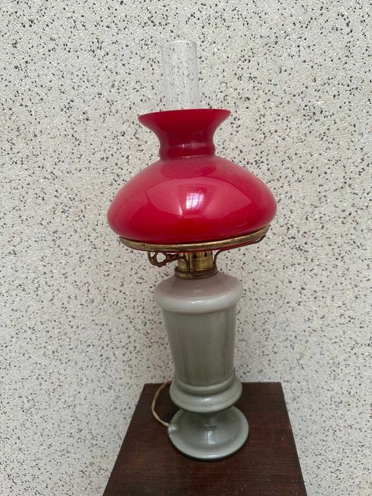 Candeeiro de mesa, base em vidro opaco antiguidade magnifica