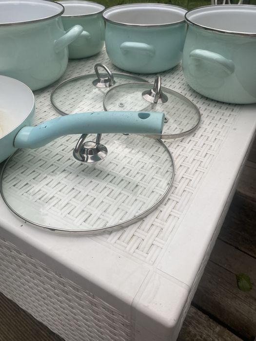 Garnki 4 sztuki plus jedna