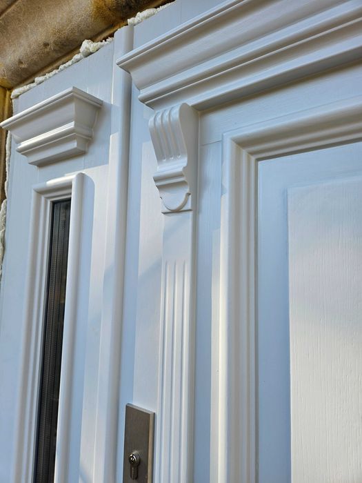 Drzwi zewnętrzne drewniane producent drzwi z montażem