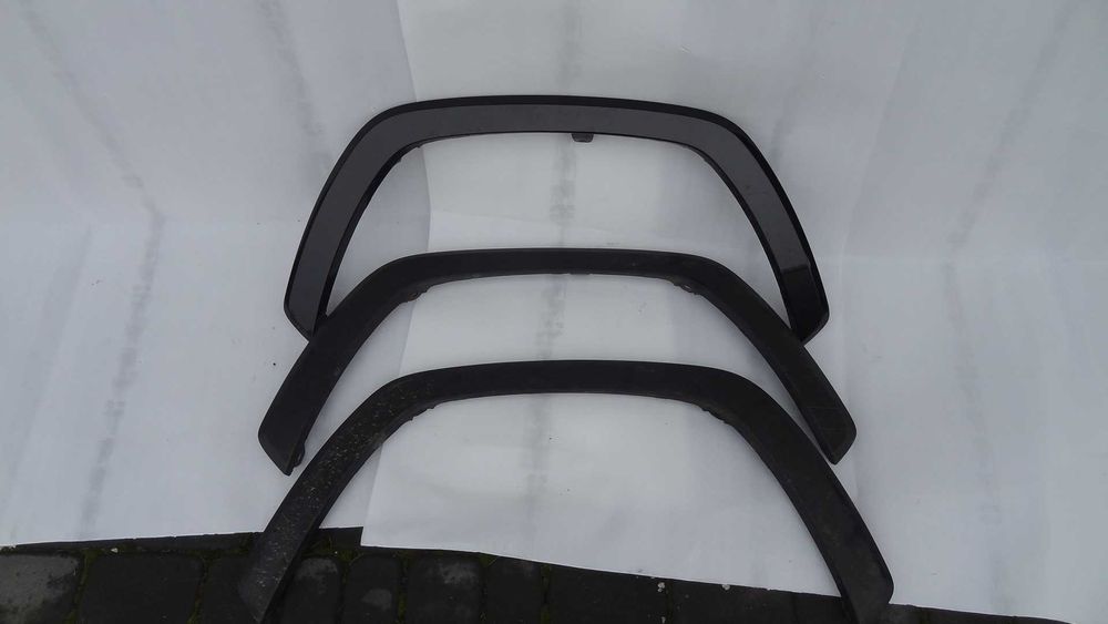 Toyota rav4 V 19- listwa nakładka na błotnik  przód