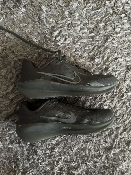 Sapatos pretos da nike