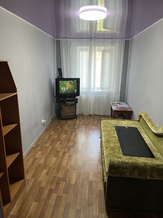 Продам по вул. Університетська