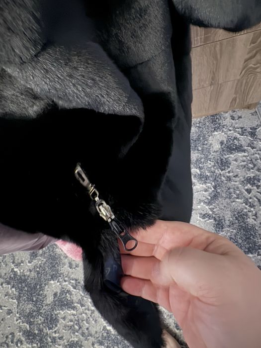 Продам шубу як нова вдягала разів 5