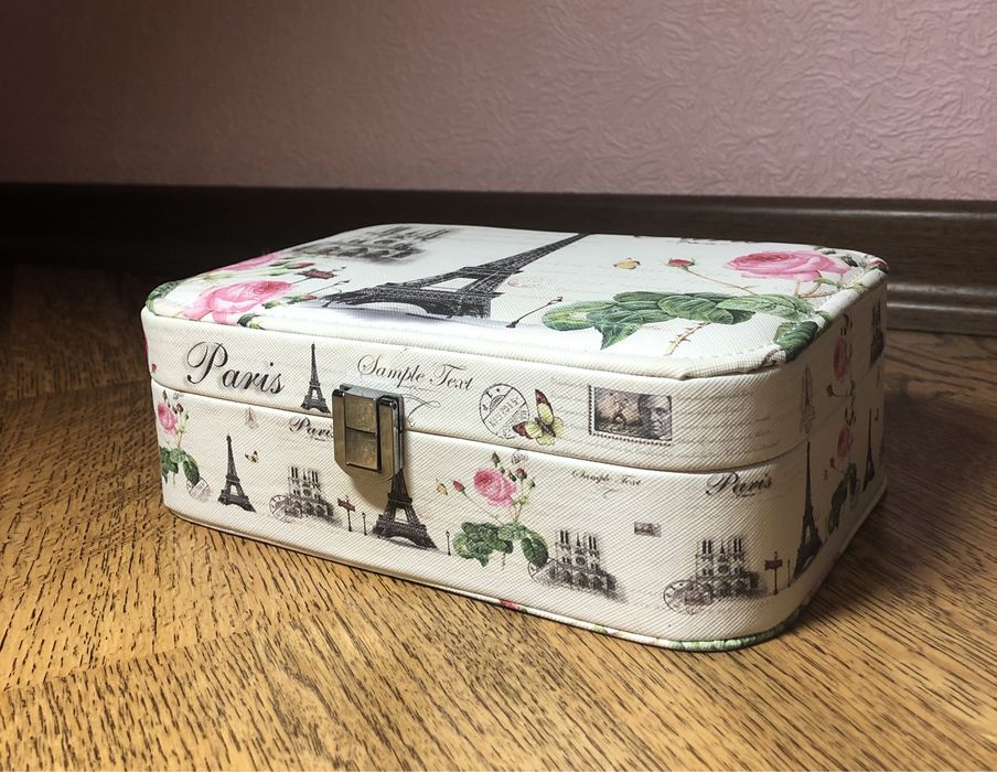 Скринька для прикрас