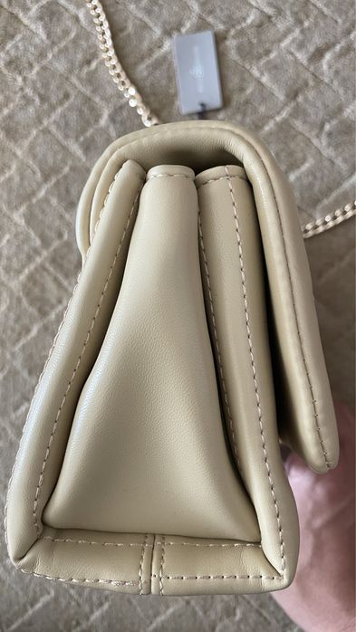 Mala nova com etiqueta