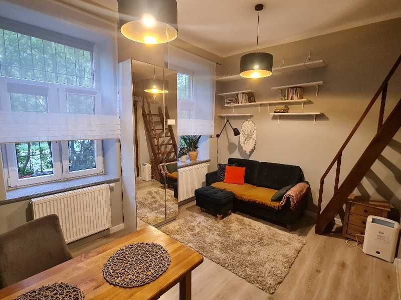 Kawalerka, Praga blisko ząbkowskiej.