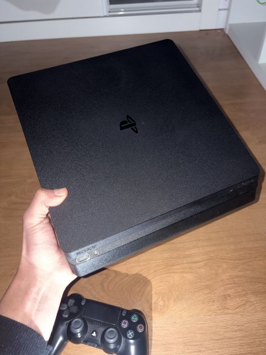 PS4 Slim - 1 TB