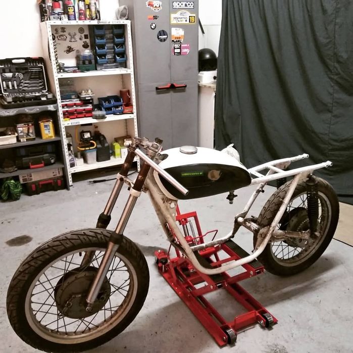Suzuki gt250 +motor DTR 125