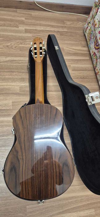 Guitarra clássica Manuel Rodríguez e Hijos usada com estojo rígido