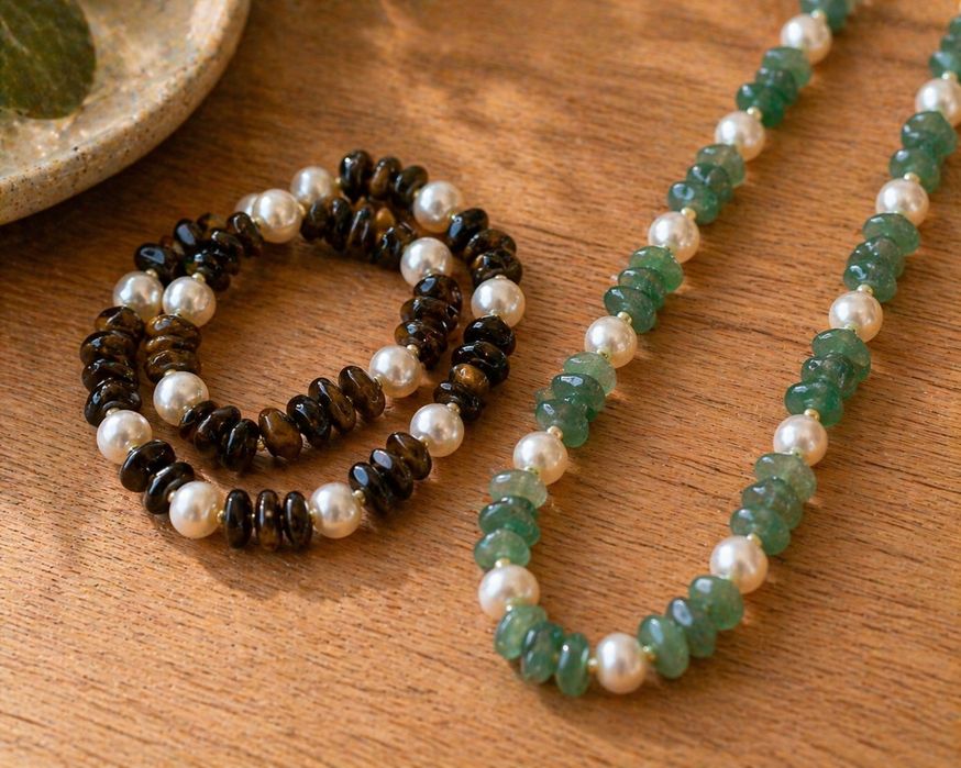 Conjunto dois colares com pérolas e pedras naturais