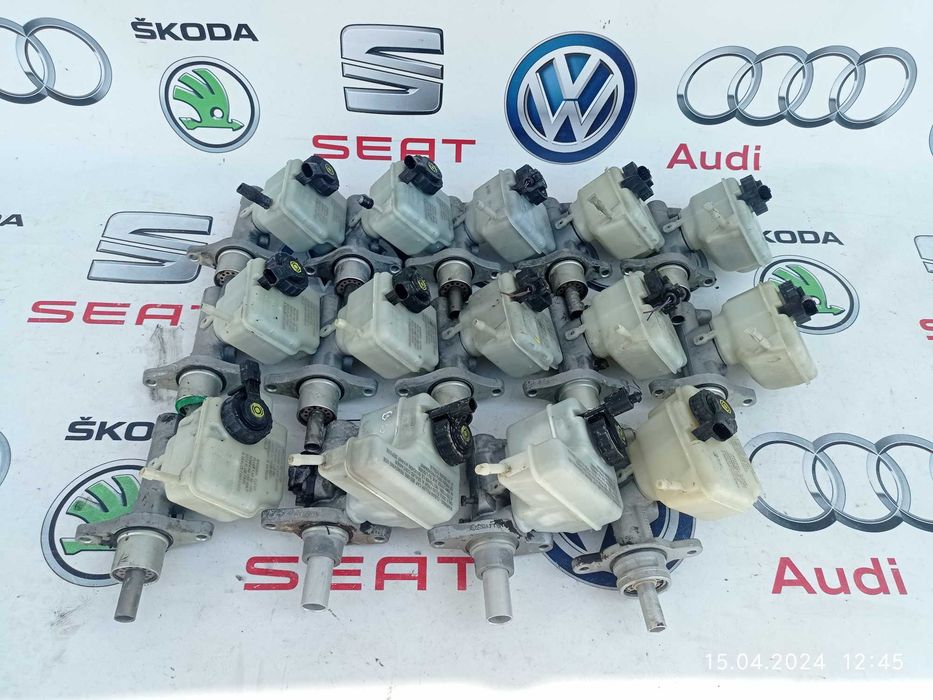 Головний гальмівний циліндр Caddy Touran Passat B6 Golf 5 Skoda Octavia Seat Кадді Туран Пасат Б6 Гольф 5 6 Шкода Октавія Сеат