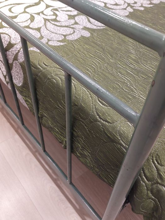 Cama de Casal em Ferro