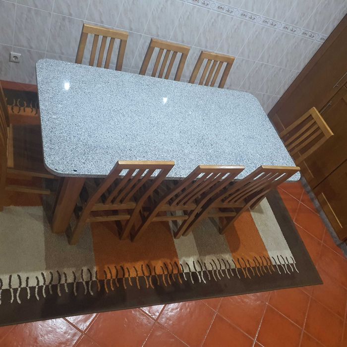 Mesa de cuzinha em pedra