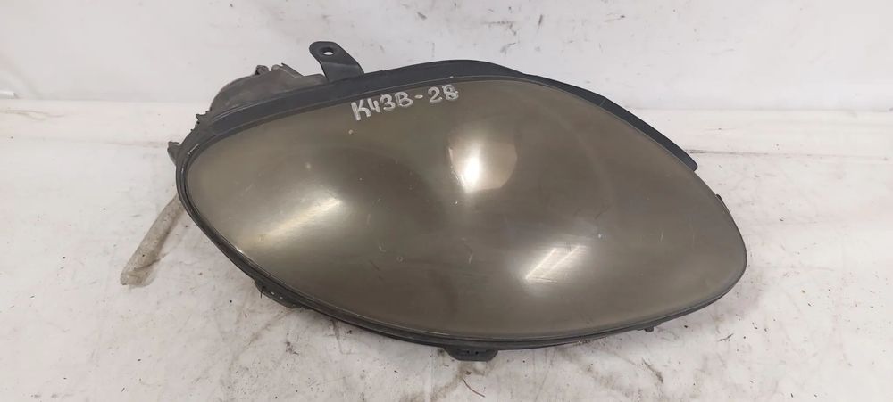 .  PRZOD PRZEDNIA LAMPA PRAWA MITSUBISHI FTO